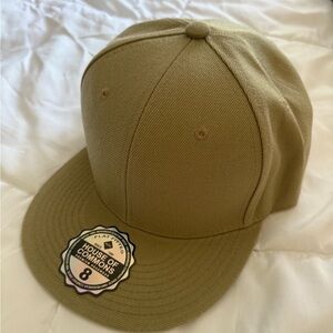House of Commons Men’s Flat Brim Fitted Baseball Cap Hat Beige Size 8 NWT
